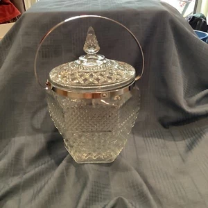 VINTAGE WEXFORD ANCHOR HOCKING ICE BUCKET W/CHROME TRIM & HANDLE GORGEOUS! - Picture 1 of 10