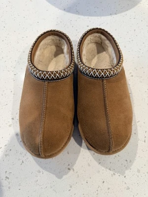 Ugg Tasman Chestnut Slippers Women’s Size 5 Brown chestnut Suede - Image 1 of 4
