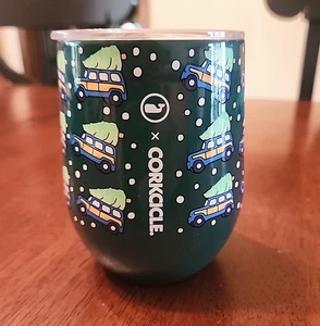 Camión árbol de Navidad vaso aislado de acero inoxidable Corkcle Vineyard Vines 12 oz - Imagen 1 de 7