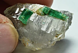 54 Karat grüner Smaragd Kristall Präparat auf Quarzkristall @Panjsher Afghanistan - Bild 1 von 11