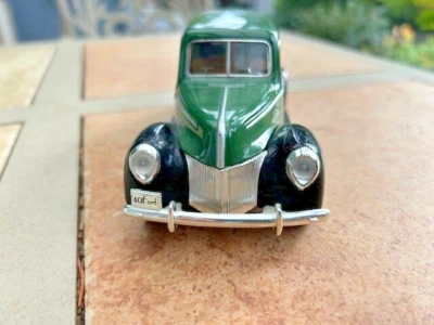 Camión de reparto Ford 1940 sedán de Liberty con dobladillo motor noticias Foto 1 de 4