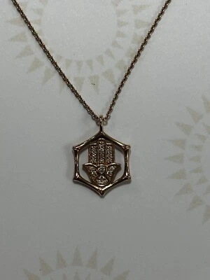 Colgante hexagonal de oro rosa con diamantes Hamsa Natori X Angara con cadena $738 al por menor Foto 1 de 4