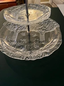 Mikasa True Love Kunst Glas Vögel Bäume Design 2 Stufen Servierplatten Ständer Neu - Bild 1 von 4