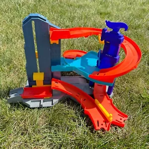 Juego Hot Wheels: Speedtropolis | ¡3 niveles de acción! Mattel 2014 | CDL36 - Imagen 1 de 6