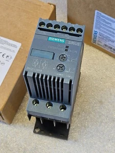 Siemens 3RW3013-1BB04 NEW - Picture 1 of 3