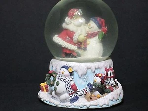 Musical Santa and Snowman Snowdome- music of 12 days of Christmas- free shipping - Picture 1 of 4