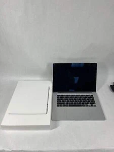 2024 Apple MacBook Air 15,3" M3 10C GPU 4,0 GHz 8GB RAM 256GB SSD A3114 - Foto 1 di 7