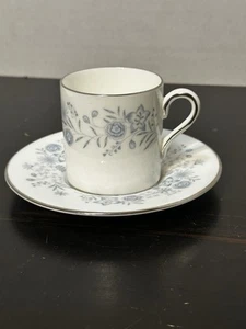 Taza de té y platillo pequeños Wedgewood China Belle Fluer. 4"" - Imagen 1 de 11