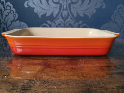 Le Creuset Rectangle Oven Dish 25cm - Image 1 of 4