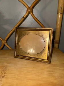 Vintage Gold Wood Picture Frame 6” x 7” Round Picture Design - Picture 1 of 6