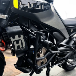 Protector contra choques con deslizador apto para HUSQVARNA SVARTPILEN 401 (2024) - Imagen 1 de 2