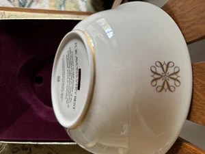 Lenox 1980 Avon President's Club Award Bowl 24k trimmed - Picture 1 of 6