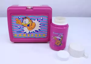 VINTAGE 1978 Garfield scatola pranzo con brocca termica etichetta di carta plastica rosa completa - Foto 1 di 17