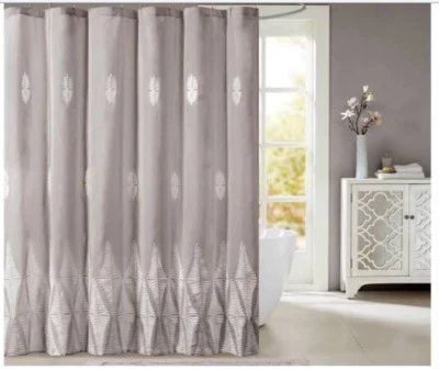 Cortina de ducha bordada Madison Park Tamara 72"W x 72H Foto 1 de 3