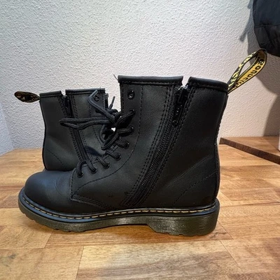 Botas Dr. Martens 1460 Juveniles Cremallera Lateral Cuero Negro - Talla US 4Y / W 5 Foto 1 de 4