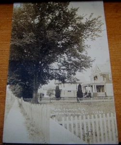 1914 Antik RPPC Residence Street Washburn Illinois - Bild 1 von 1