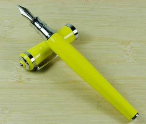 Fuliwen Fountain Pen Fine Nib 0.5 mm , Fashion Yellow - Picture 1 of 6