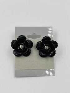 Pendientes de flores esmaltadas negras con diamantes de imitación brillantes, perforados, metal - Imagen 1 de 3