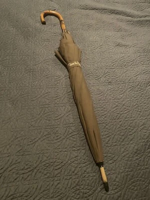 Paraguas Diane Von Furstenberg marrón sólido con mango de madera para Shedrain vintage Foto 1 de 4