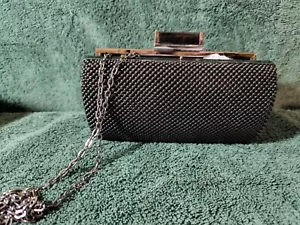Jessica McClintock, platinfarbene elegante Netz-Clutch mit hochklappbarem Schulterriemen - Bild 1 von 6