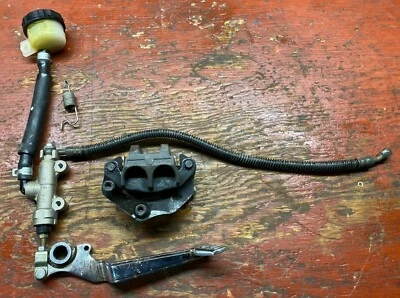 Frenos traseros Kawasaki Ninja 250R 2004-2007 con pinza y cilindro maestro Foto 1 de 4