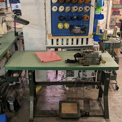 Serger overlock industrial vintage Merrow modelo M-3DW-2, 3 hilos, con mesa  Foto 1 de 4