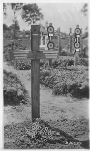 WWI FRENCH & BELGIUM CEMETERY (UNIDENTIFIED) PHOTO A H STICKELLS CROWBOROUGH - Picture 1 of 2