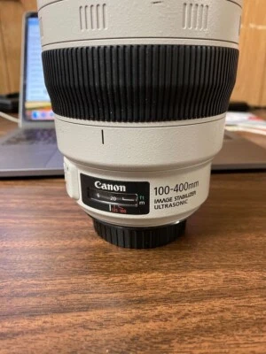 Canon EF 100 mm - 400 mm F/4.5-5.6 EF USM IS For Canon - White - Image 1 of 3