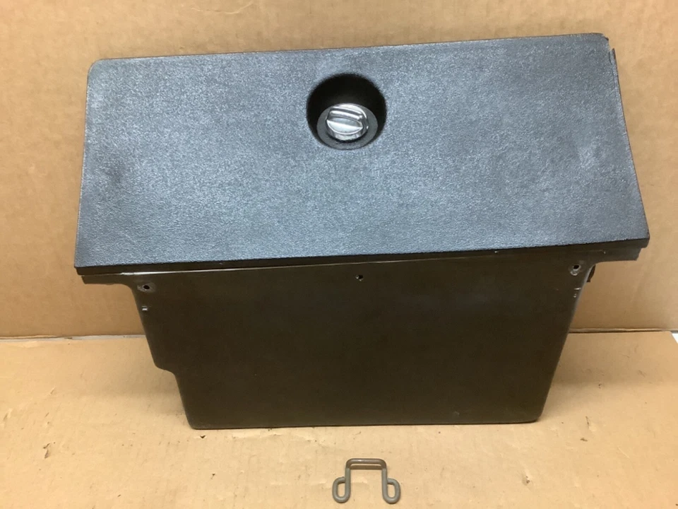 Oldsmobile Cutlass Supreme 1975-1977 guantera y puerta de guantes OEM 410531 Foto 1 de 4