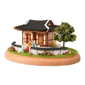 Kits de modelos de madera para hobby Youngmodeler mini diorama casa con techo de azulejos - Imagen 1 de 6