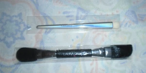 Pincel de maquillaje Laura Geller doble extremo y cepillo de sombra de ojos Sephora - Imagen 1 de 8