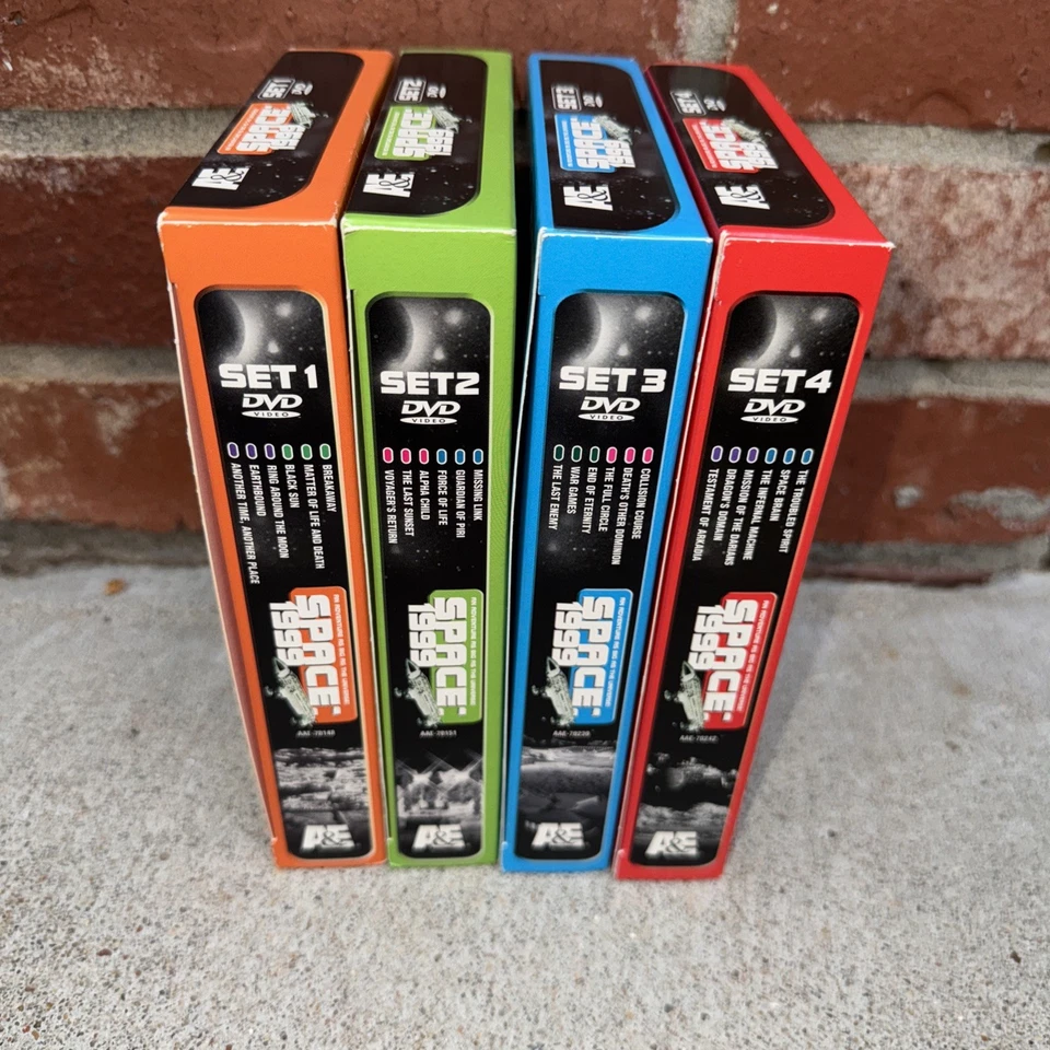 Space 1999  Seasons Sets 1, 2,3, 4 DVDs Foto 1 de 4