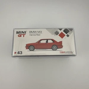 BMW M3 (E30) Hennarot - Mini GT MGT 00043 versiegelter Karton - Bild 1 von 4