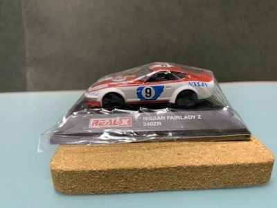 1/72 NISSAN FAIRLADY Z 240ZR #9 (Rosso x Bianco) "REAL-X NISSAN Racing Car - Immagine 1 di 4