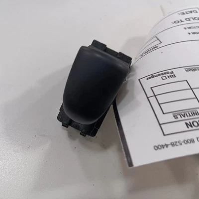 Interruptor de janela Nissan Versa potência traseira esquerda 2023 2022 2021 2020 - Imagem 1 de 4