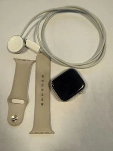 USED Grade B I Apple Watch Series 8 I 45mm I Starlight I GPS I Unlocked - Picture 1 of 3