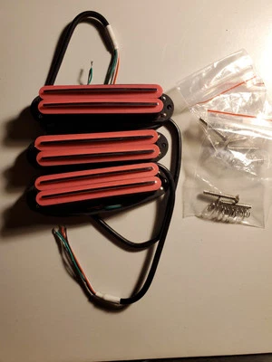 Juego de pastillas Mini Humbucker de bobina simple de 4 cables 8,58 ohmios para guitarra eléctrica rosa Foto 1 de 3