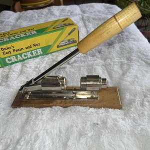 Vintage Duke's Easy Pecan and Nut Cracker in original box Steel & Wood - Picture 1 of 7