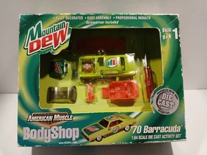 American Muscle 1970 PLYMOUTH BARRACUDA 1:64 Model Kit - Picture 1 of 3