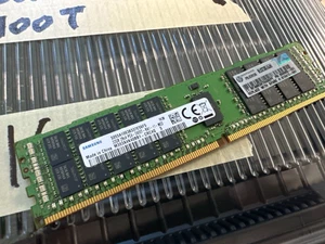 RAM pour serveur enregistré Samsung 32 Go DDR4-2400T PC4 ECC (M393A4K0BB1-CRC0Q) - Photo 1/1