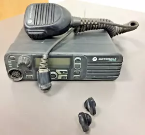 Motorola XPR4550, escaneo analógico/digital, UHF, 1-25W, MICRÓFONO, sin montaje, AAM27QNH9LA1AN - Imagen 1 de 12