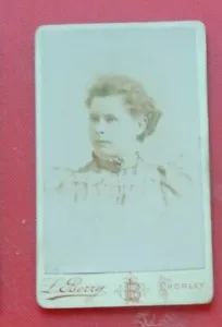 Pequeño CDV Young Lady L Berry Chapel St Chorley - Imagen 1 de 2