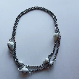 Collar Grueso Boho Cadena Tono Plata Saqueo Blanco Piedra Natural Look Cuentas - Imagen 1 de 5