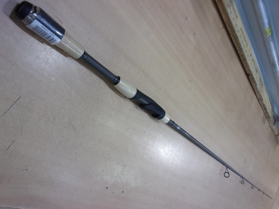 FENWICK HMG SPINNING ROD  6 foot 6 inch Medium power - Image 1 of 4