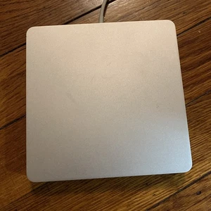 GENUINE Apple USB Superdrive External CD DVD Burner Drive A1379 - FAST SHIPPING - Afbeelding 1 van 5