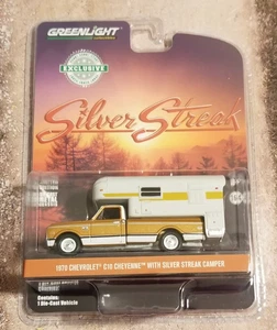 Greenlight 1970 Chevy C10 Cheyenne with Silver Streak Camper 1:64 Diecast Pickup - Bild 1 von 5