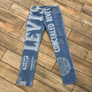 Levi’s Premium Banner Print Jeans All Over Logo Advertising Graphic Blue W32xL30 - Picture 1 of 18