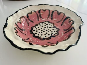 Fiftyoneandahalf Organic Edge Ceramic Hand Painted Bowl Hearts Daisy Flower 9” - Picture 1 of 6