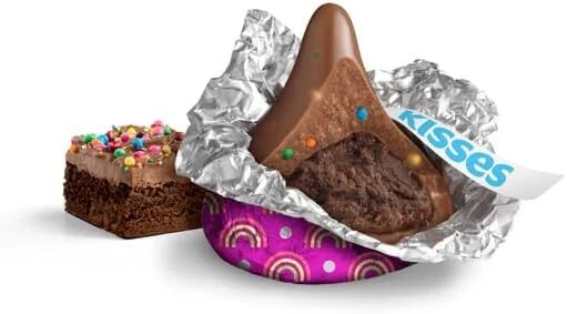 Hershey's Kisses Brownie Flavour Chocolates, 1 kg Bag - Image 1 of 1
