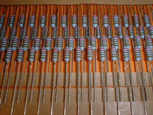 100x 2,21 kOhm 0,6 Watt 1% Metallschicht Widerstand BF0207 Beyschlag - Picture 1 of 2